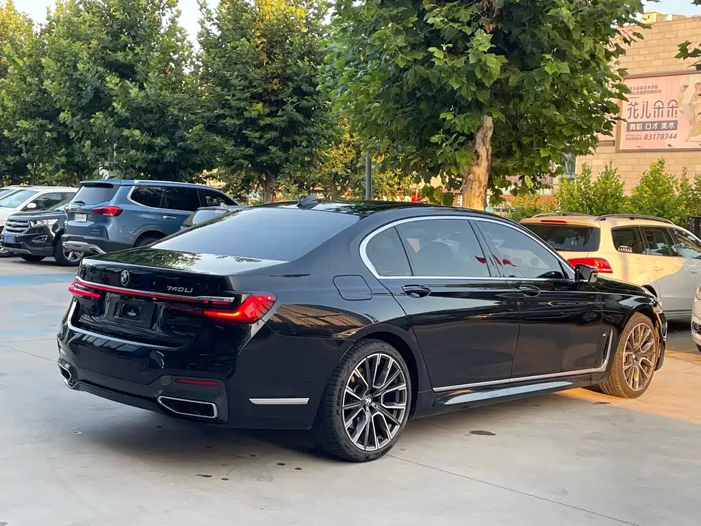 BMW 7 Series 2021 740Li Leading M Sports Package купить на сайте DeffCars