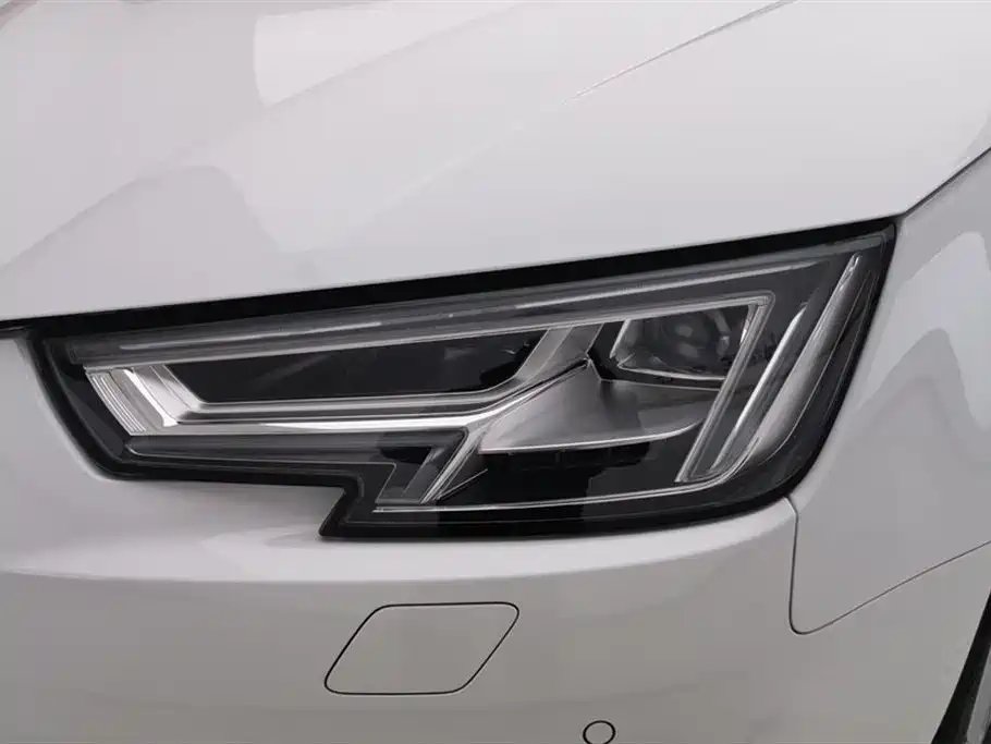 Audi A4L 2018 30th Anniversary Model 40 TFSI Enterprising купить на сайте DeffCars