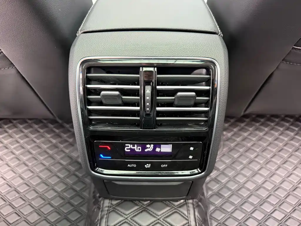Magotan 2023 2 million commemorative edition 280TSI DSG leading model купить на сайте DeffCars