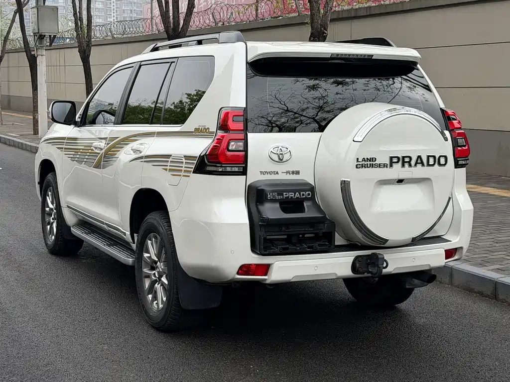 Prado 2018 3.5L automatic VX NAVI rear mounted spare tire купить на сайте DeffCars