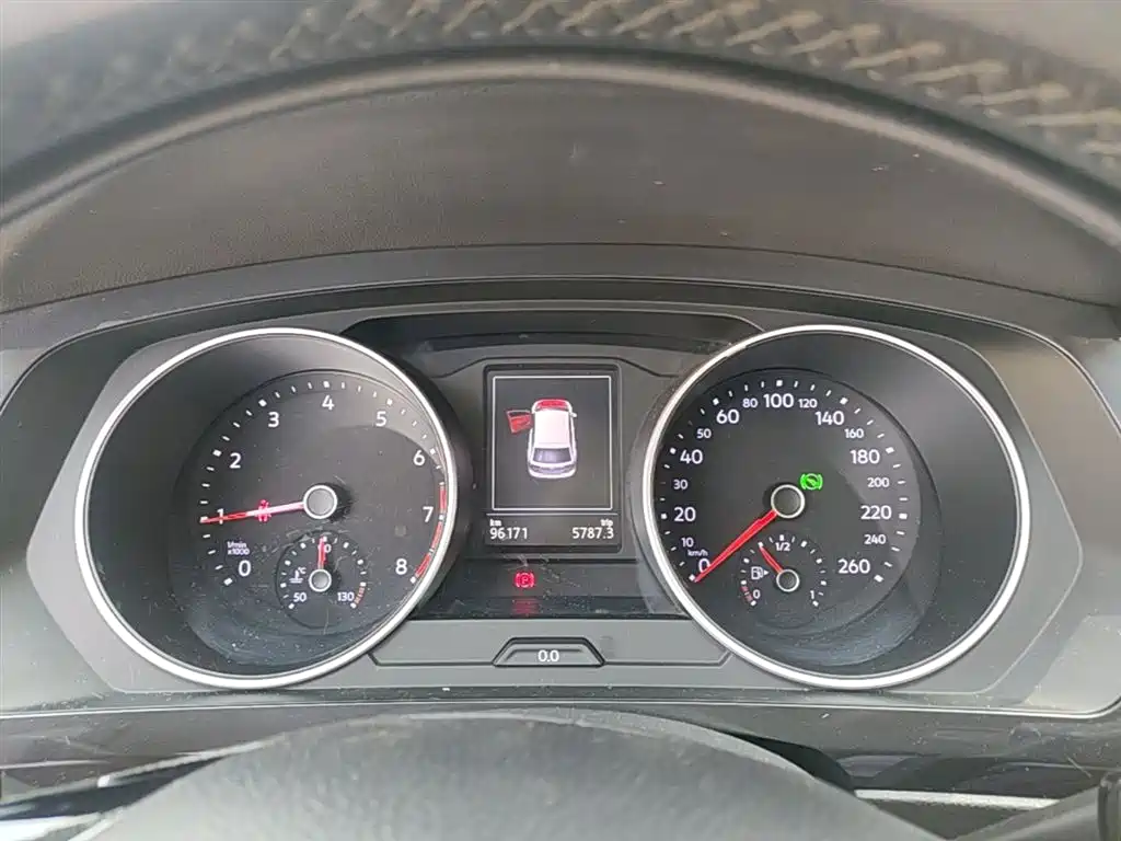 Tiguan 2017 280TSI two-wheel drive elite model купить на сайте DeffCars