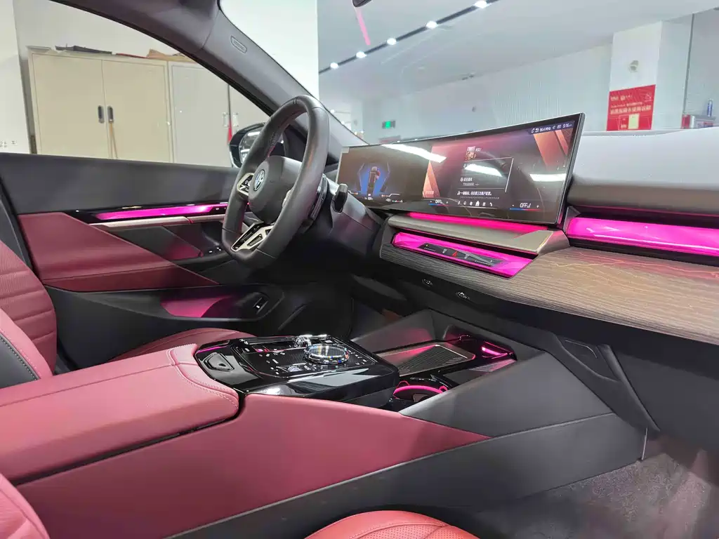 BMW 5 Series 2025 530Li Exclusive M Sports Package купить на сайте DeffCars