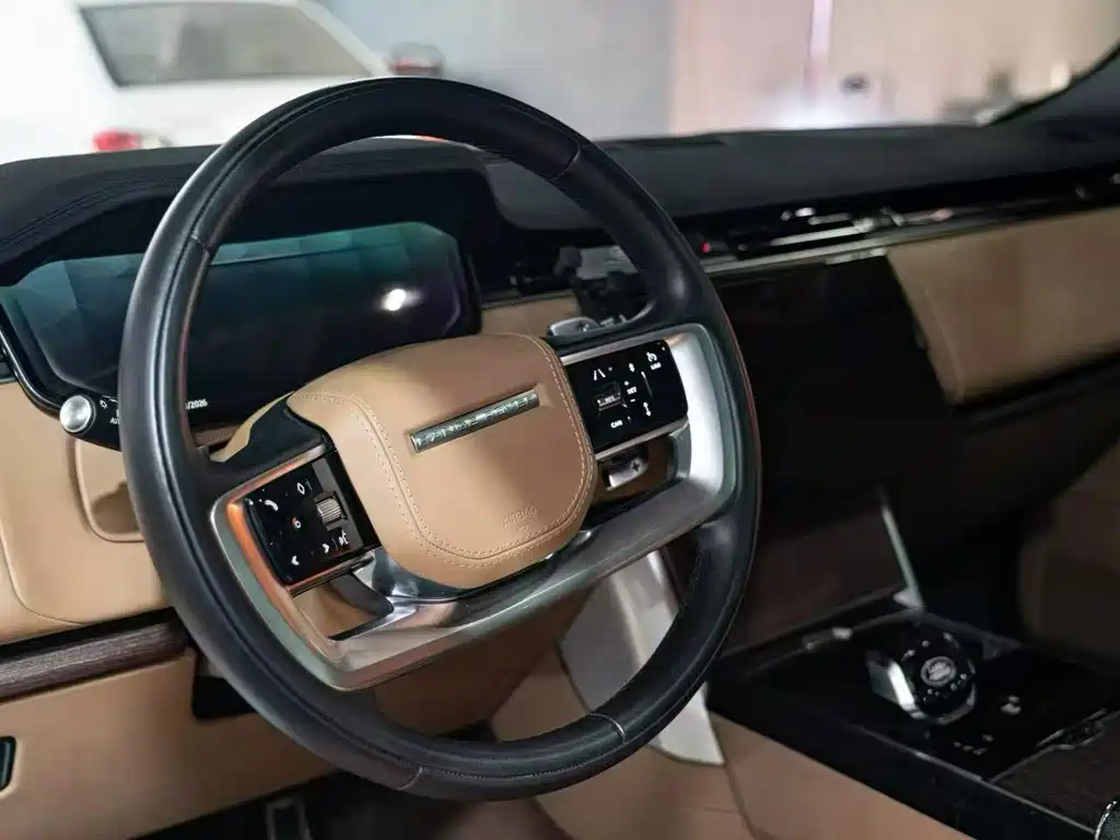 Range Rover 2024 3.0 L6 400PS Extended Edition, seven seats купить на сайте DeffCars