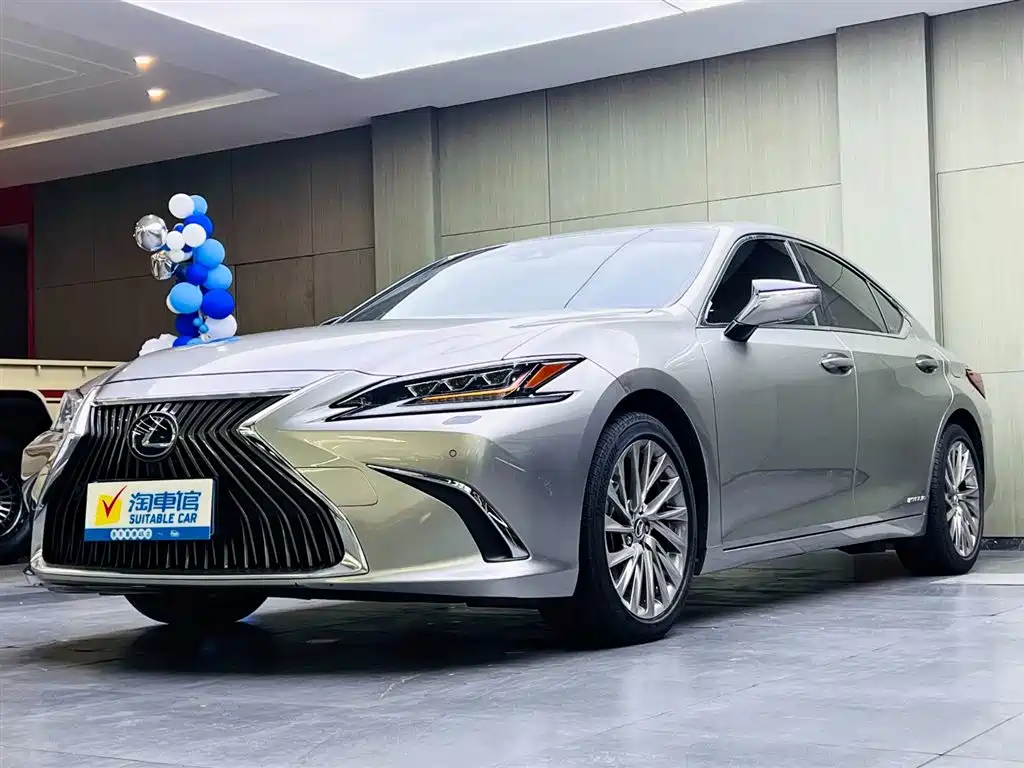 Lexus ES 2018 300h Executive Edition National V купить на сайте DeffCars