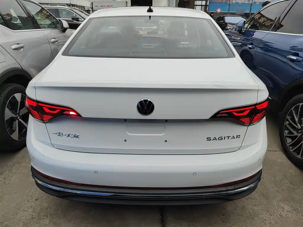 Sagitar 2025 facelift 200TSI DSG flyover version купить на сайте DeffCars