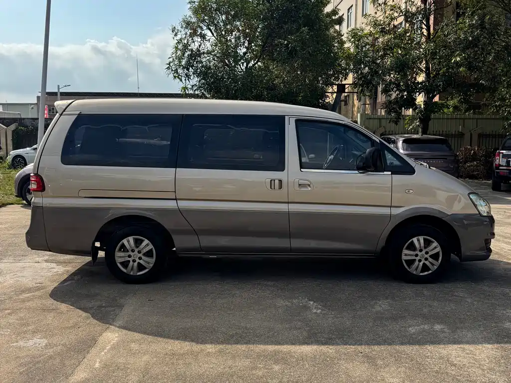 Lingzhi 2018 M3L 1.6L 7-seat comfort model купить на сайте DeffCars