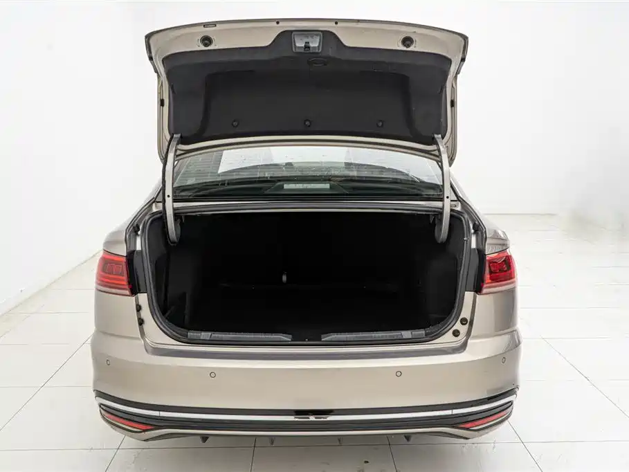 Bora 2023 200TSI DSG Smart Travel Edition купить на сайте DeffCars