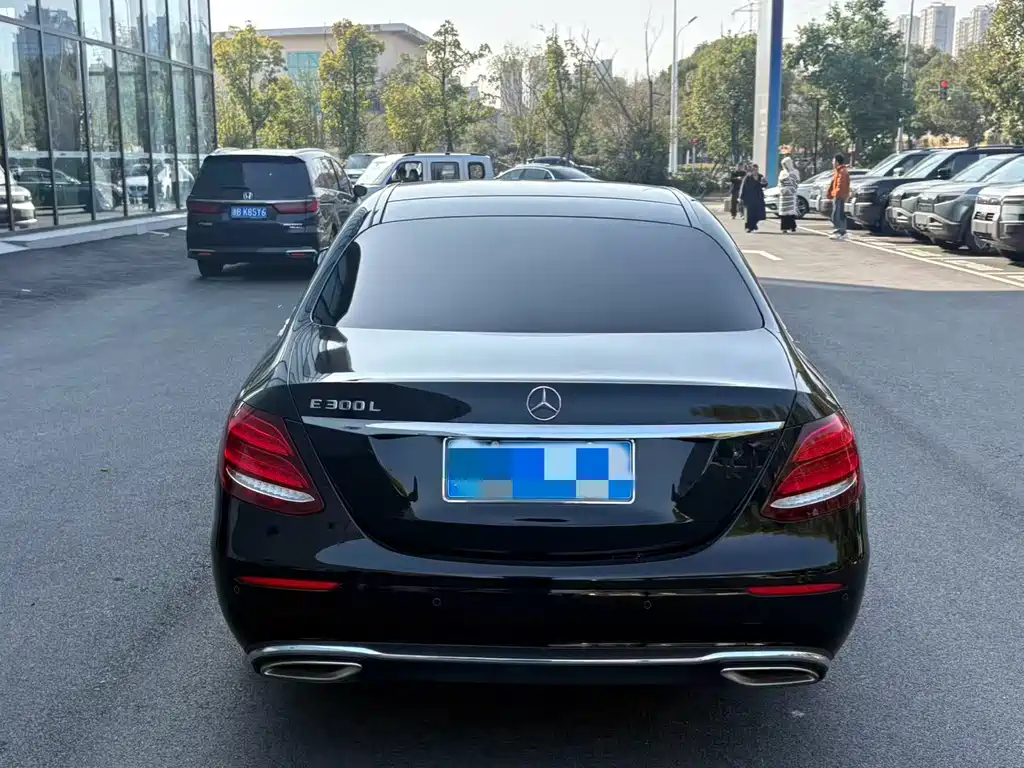 Mercedes-Benz E-Class 2017 E 300 L Luxury Model купить на сайте DeffCars