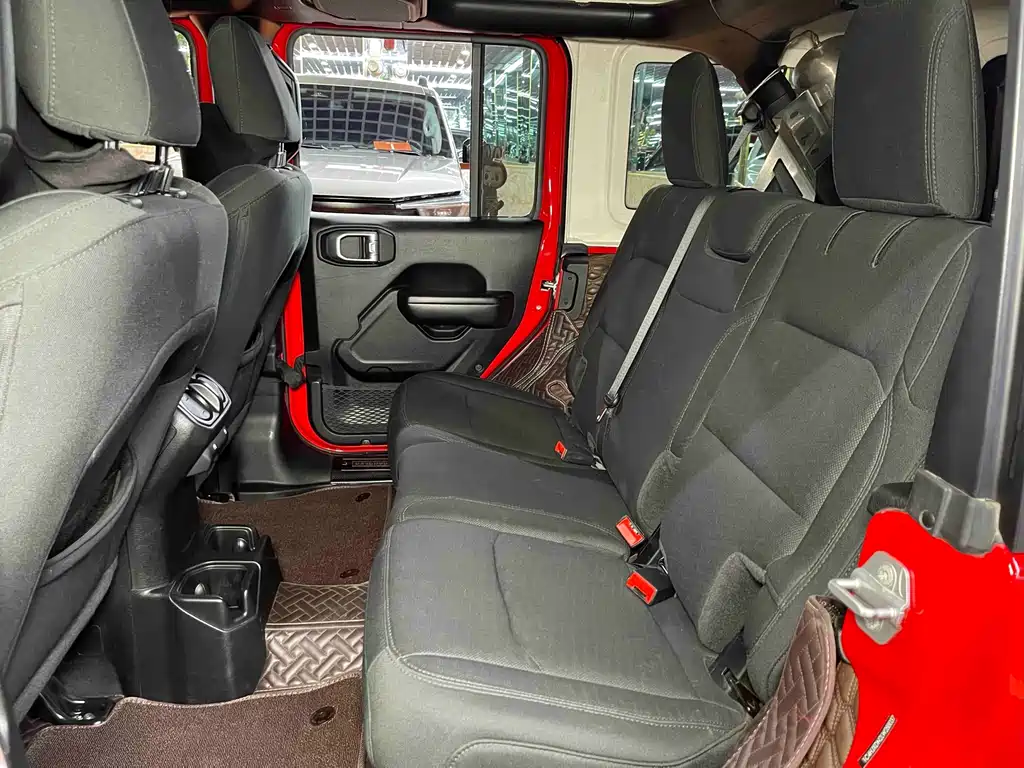 Wrangler 2019 2.0T Sahara four-door version National V купить на сайте DeffCars