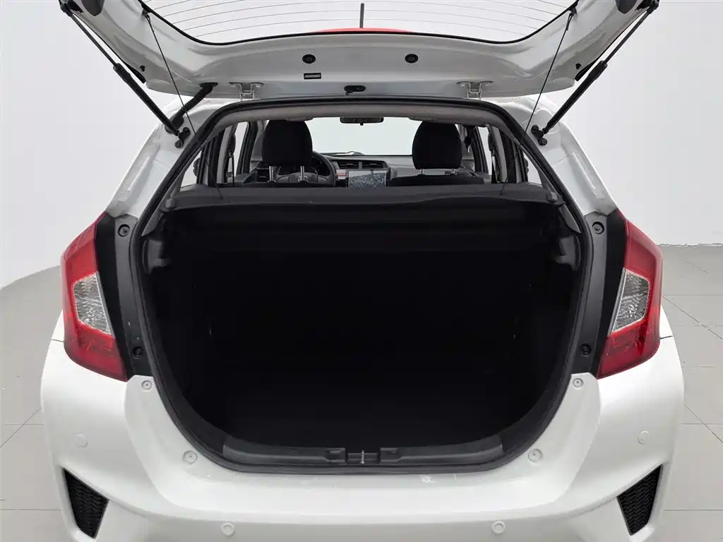 Fit 2016 1.5L LXS CVT Comfort Sunroof Edition купить на сайте DeffCars