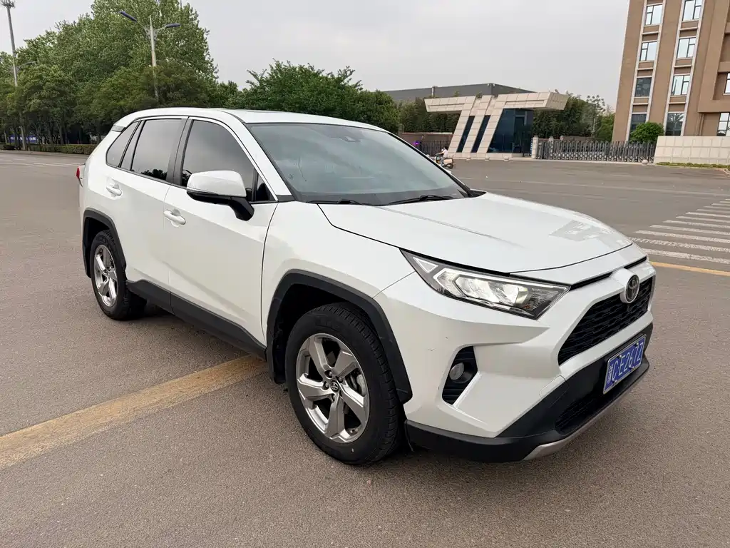 RAV4 Rongfang 2021 2.0L CVT two-wheel drive fashion PLUS version купить на сайте DeffCars