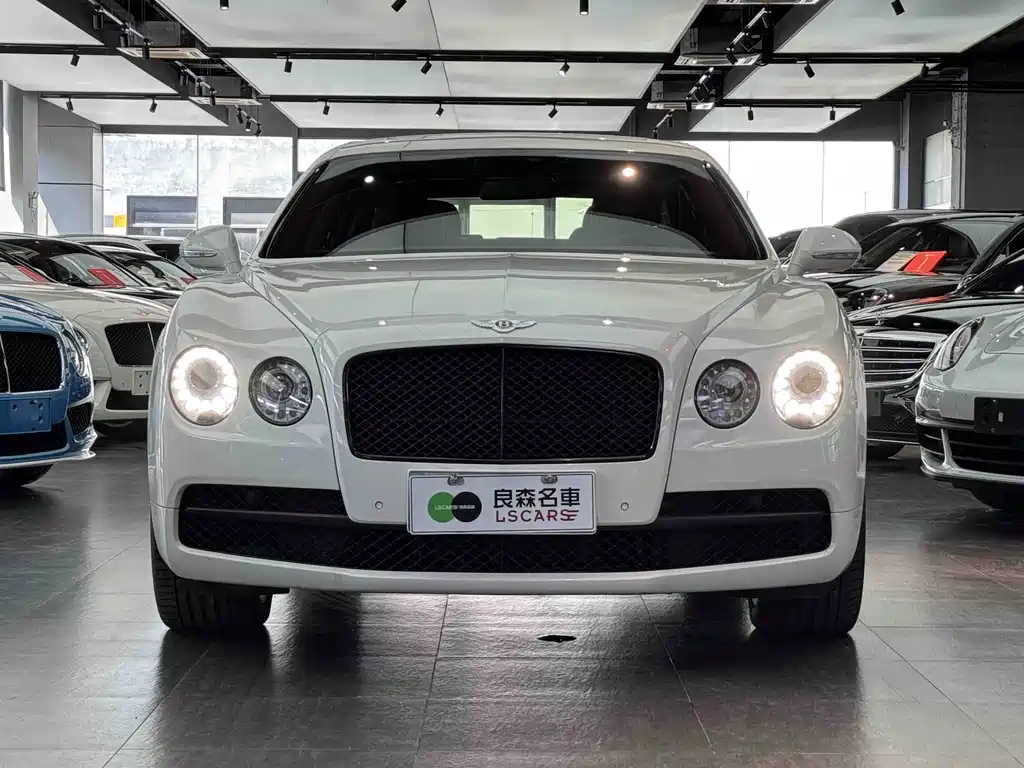 Flying Spur 2017 4.0T V8 Standard Edition купить на сайте DeffCars