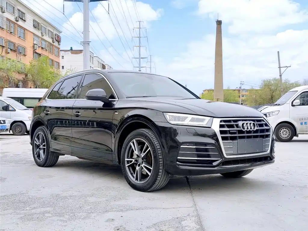 Audi Q5L 2018 40 TFSI enjoys fashionable style, National V купить на сайте DeffCars