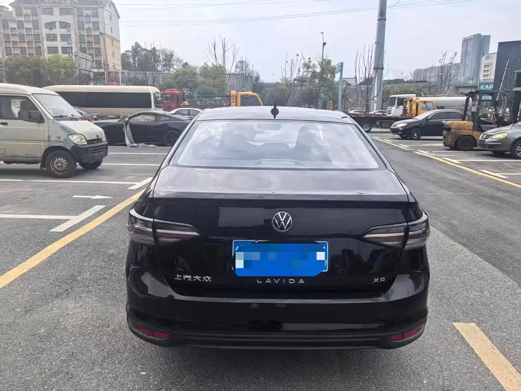 Lavida 2023 Xinrui 1.5L Automatic Xinyi Edition купить на сайте DeffCars