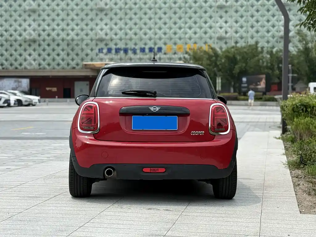 MINI 2018 1.5T COOPER Classic купить на сайте DeffCars