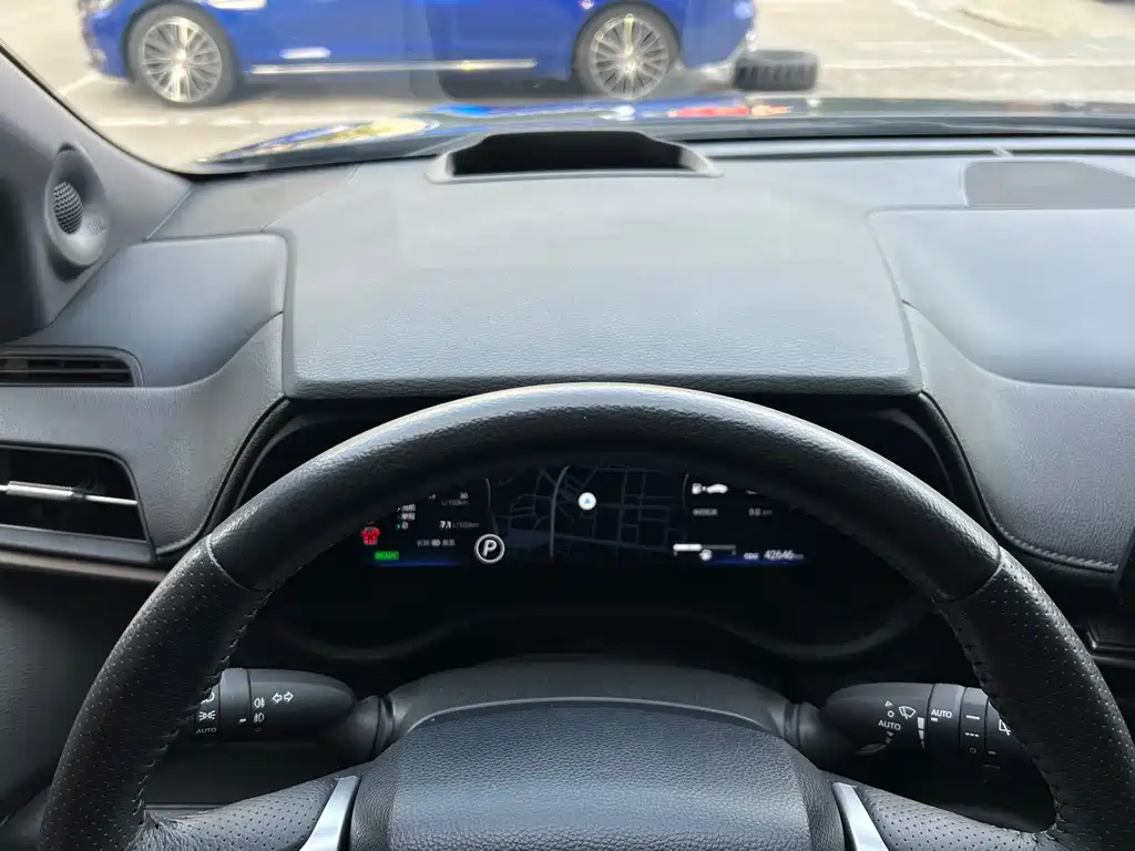 SIENNA 2023 2.5L Hybrid Platinum Edition купить на сайте DeffCars