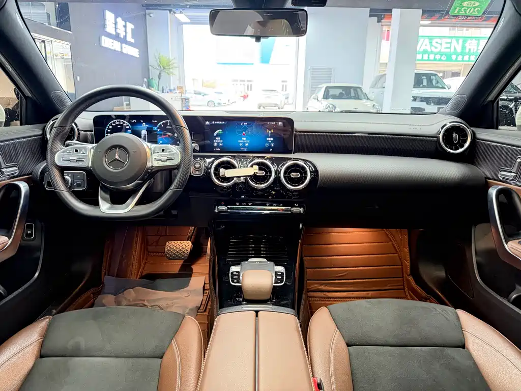 Mercedes-Benz A-Class 2019 A 200 L Sports Sedan купить на сайте DeffCars