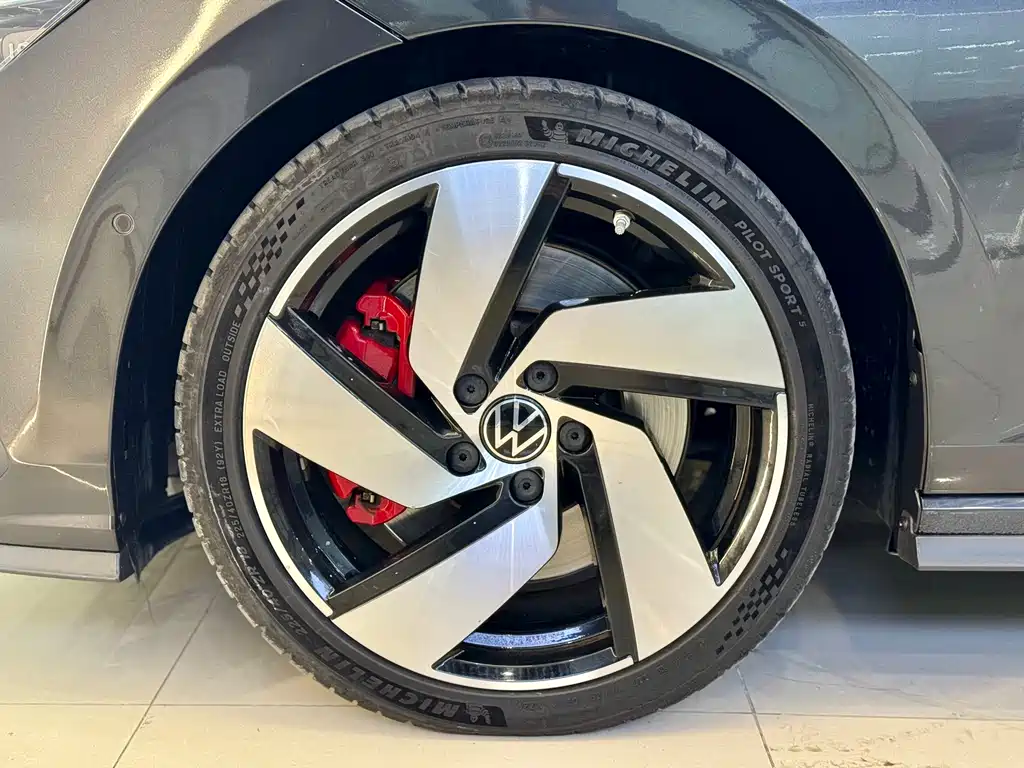 Golf GTI 2021 facelift 380TSI DSG GTI купить на сайте DeffCars