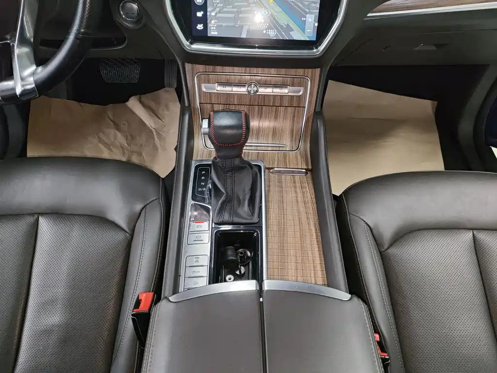 Roewe RX8 2018 30T Intelligent Network Two-wheel Drive Ultimate Edition купить на сайте DeffCars