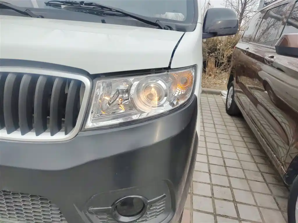 Hiace X30 2023 1.5L super luxury bus 5/6/7 seats non-air conditioning version SWC15M купить на сайте DeffCars
