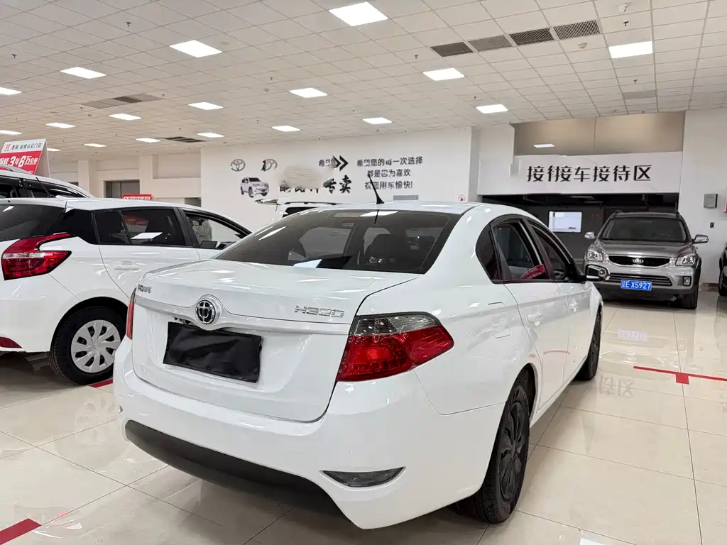 Zhonghua H330 2013 1.5L automatic comfort type купить на сайте DeffCars