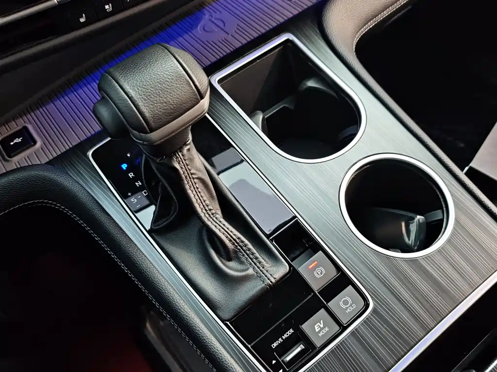SIENNA 2023 2.5L Hybrid Premium Edition купить на сайте DeffCars