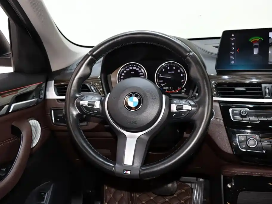 BMW X1 2022 xDrive25Li Exclusive Model купить на сайте DeffCars