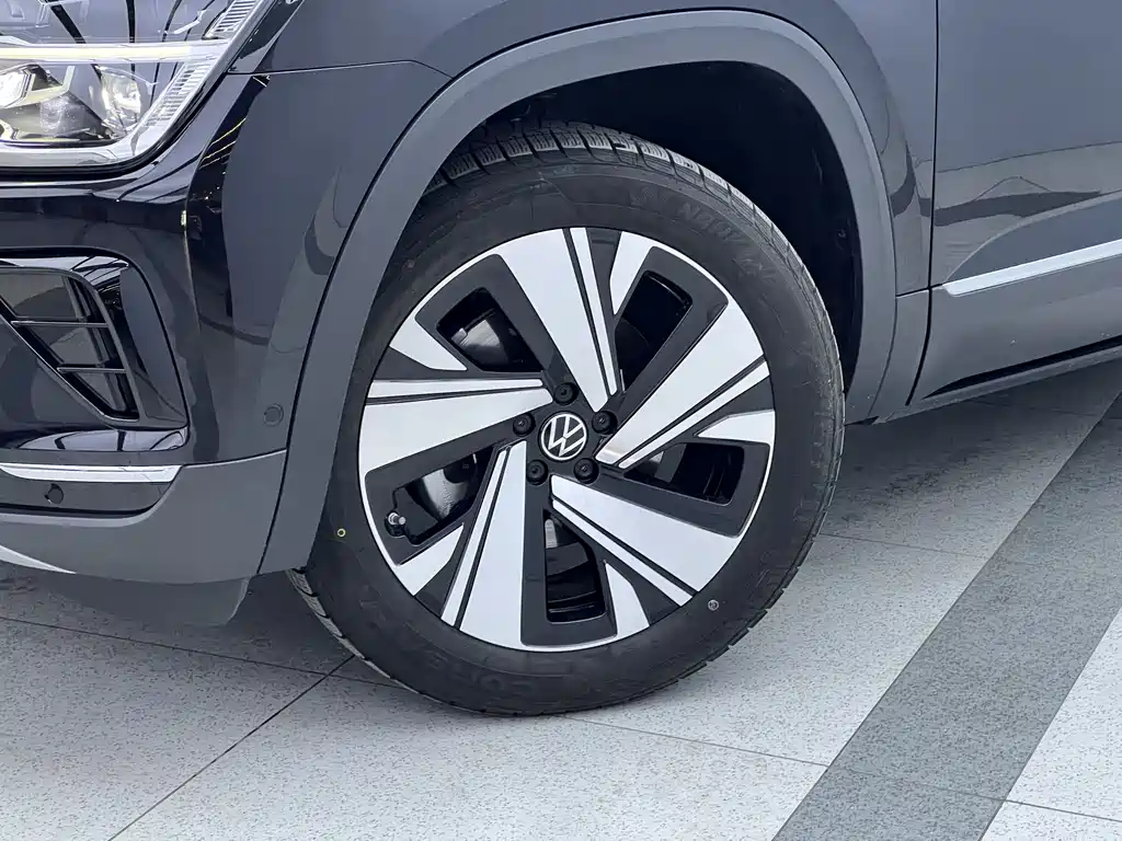 Touron 2024 380TSI four-wheel drive luxury version купить на сайте DeffCars