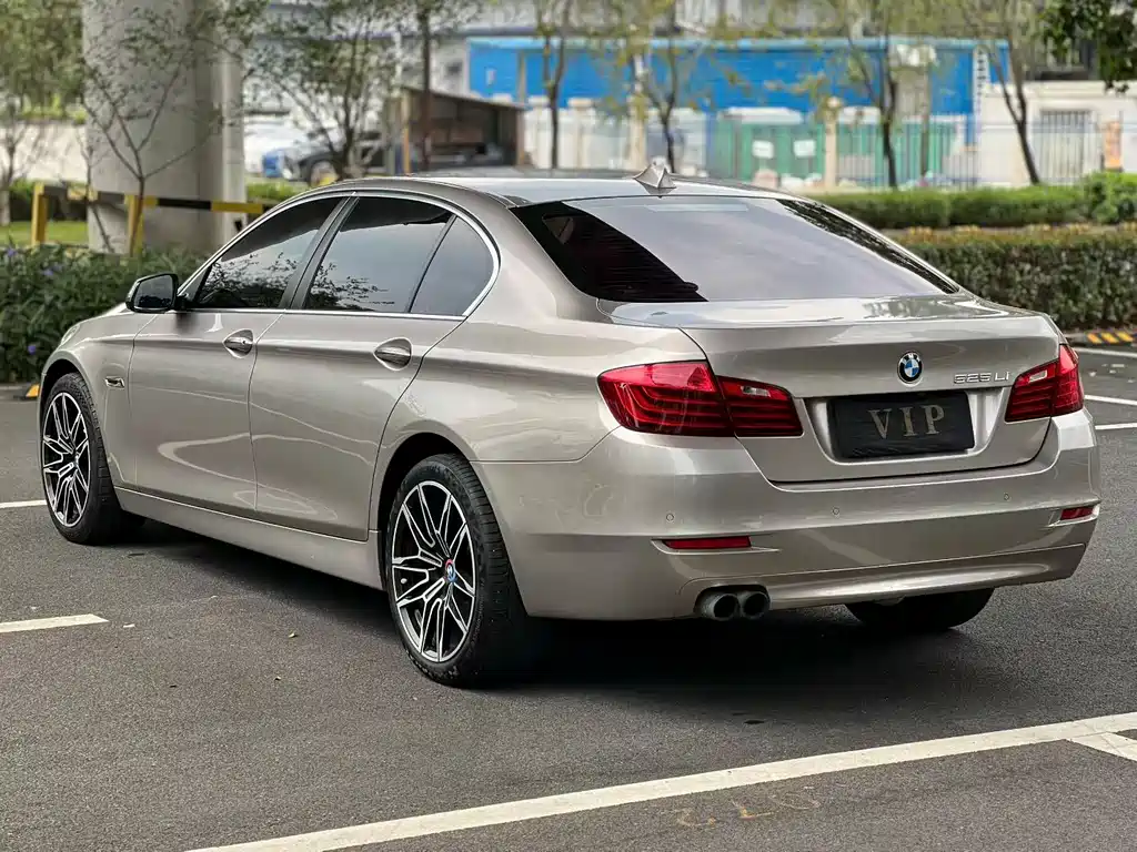 BMW 5 Series 2014 525Li Leading Model купить на сайте DeffCars