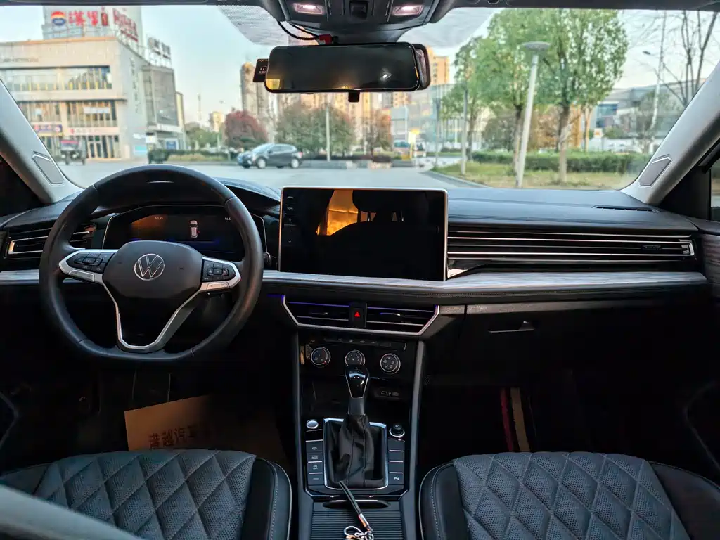Sagitar 2023 300TSI DSG Excellence Edition купить на сайте DeffCars