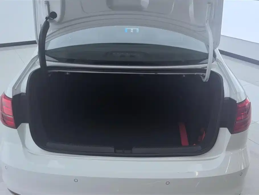 Sagitar 2017 180TSI Automatic Premium Edition купить на сайте DeffCars