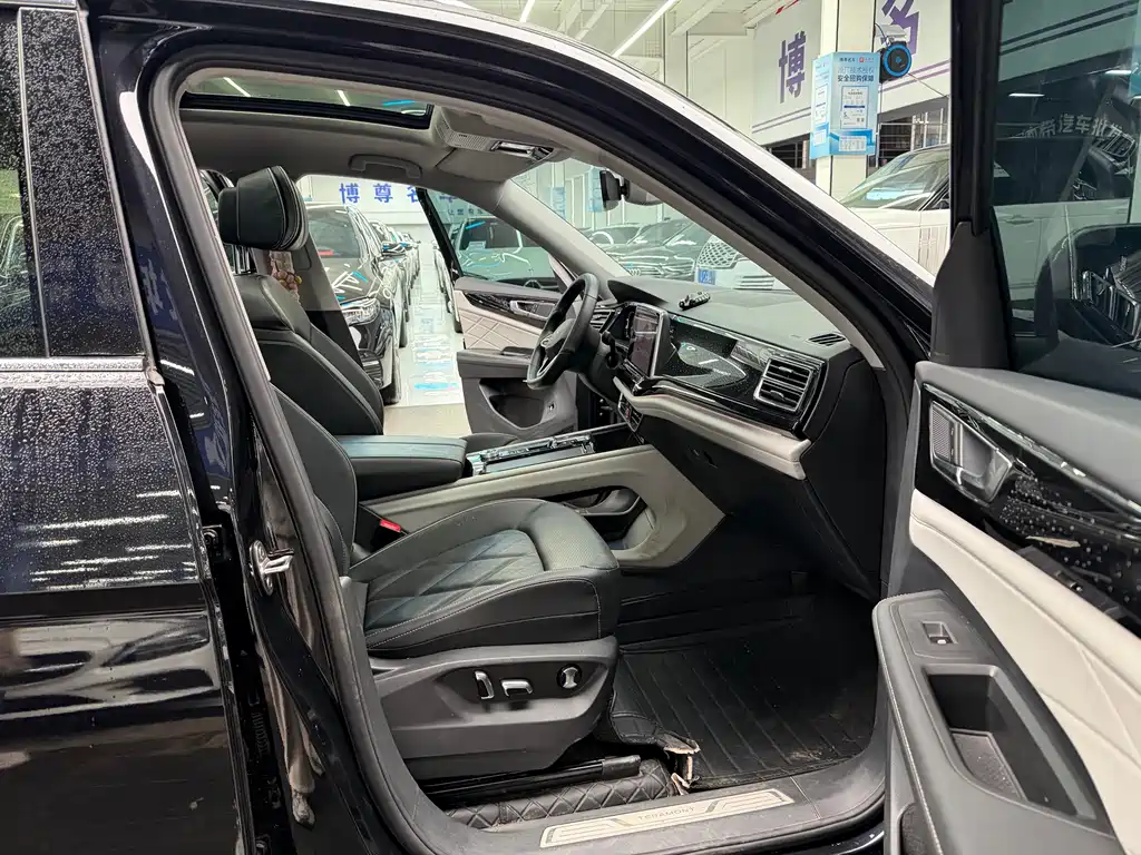 Touron 2024 380TSI four-wheel drive luxury version купить на сайте DeffCars