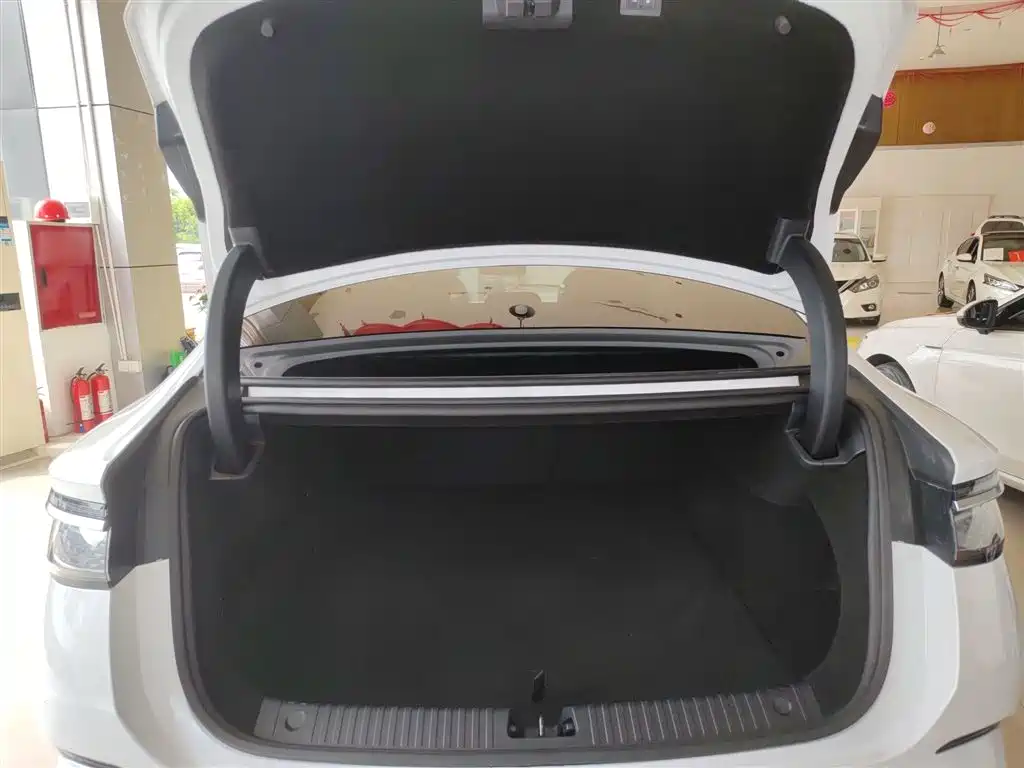 Seal 2023 DM-i 1.5L 121km premium model купить на сайте DeffCars