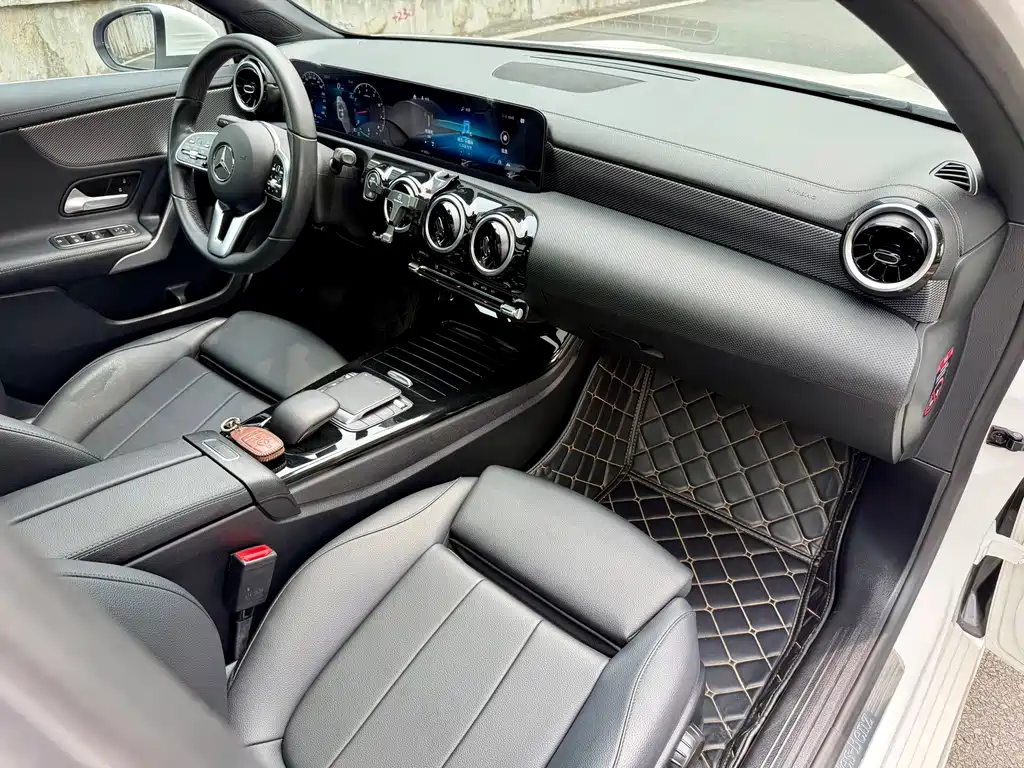 Mercedes-Benz A-Class 2020 facelift A 180 L купить на сайте DeffCars