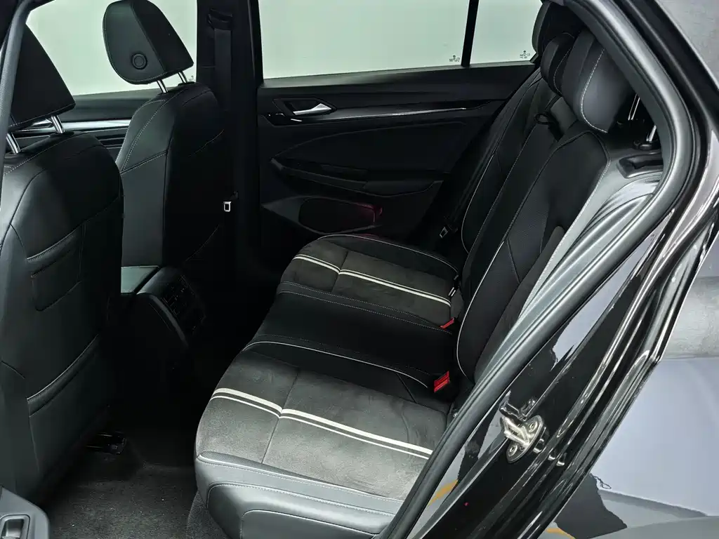 Golf 2023 280TSI DSG Pro купить на сайте DeffCars