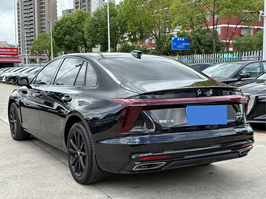 Red Flag Hongqi H5 2025 2.0T automatic black shadow version купить на сайте DeffCars