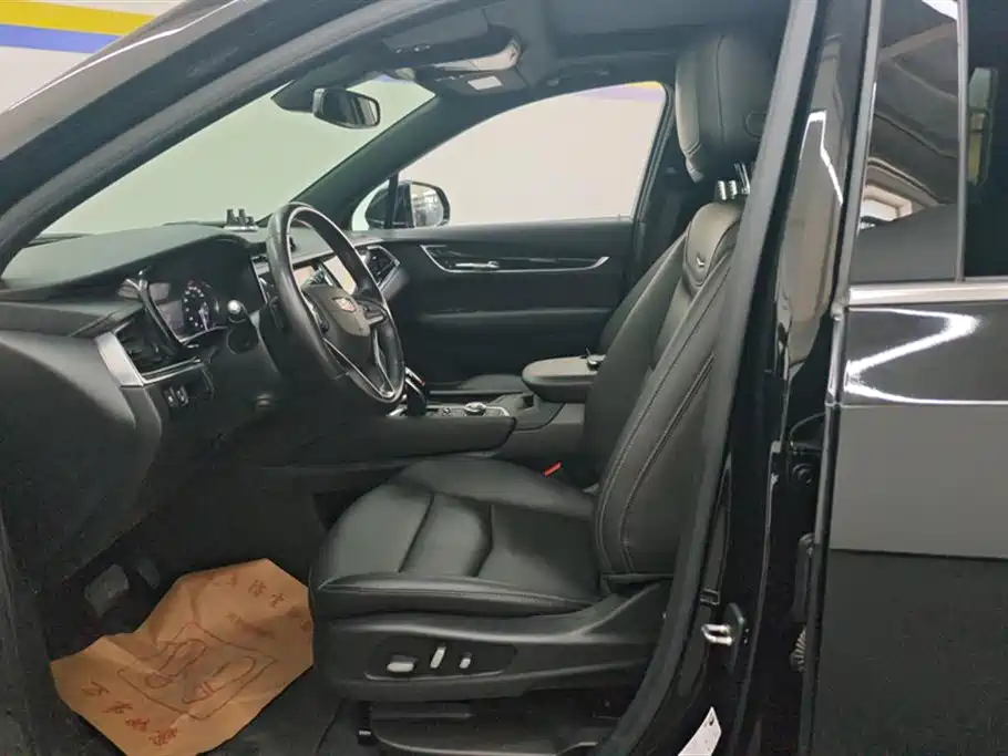 Cadillac XT6 2021 28T six-seat luxury model купить на сайте DeffCars