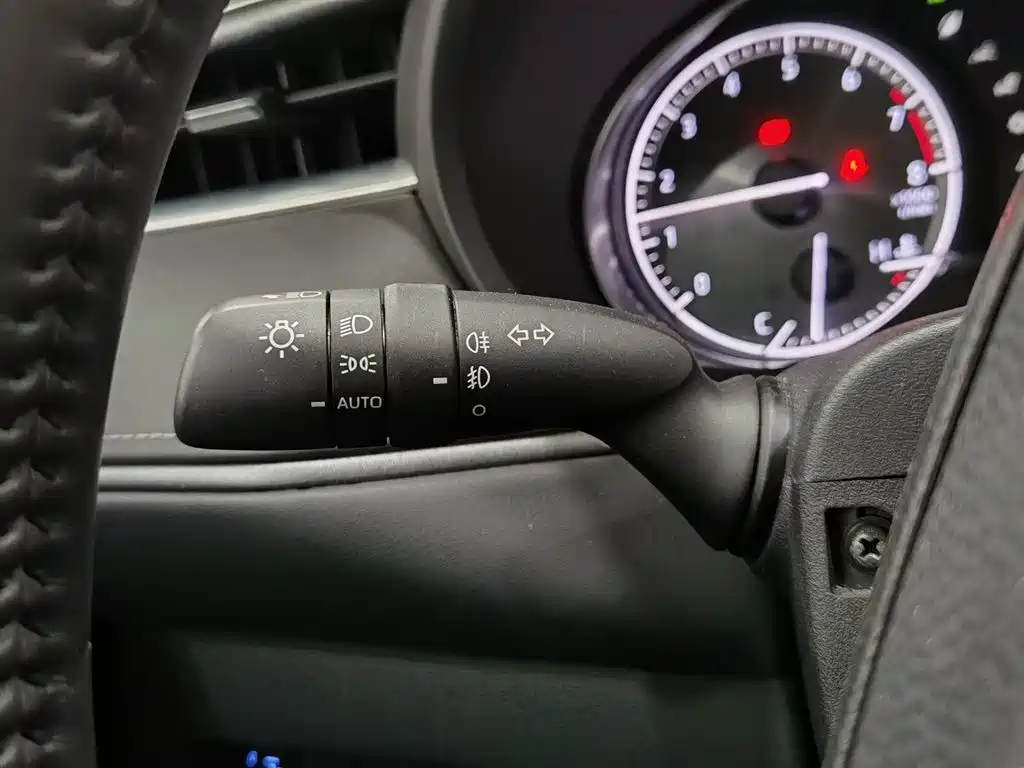 Lingfang HARRIER 2022 2.0L CVT two-wheel drive luxury version купить на сайте DeffCars