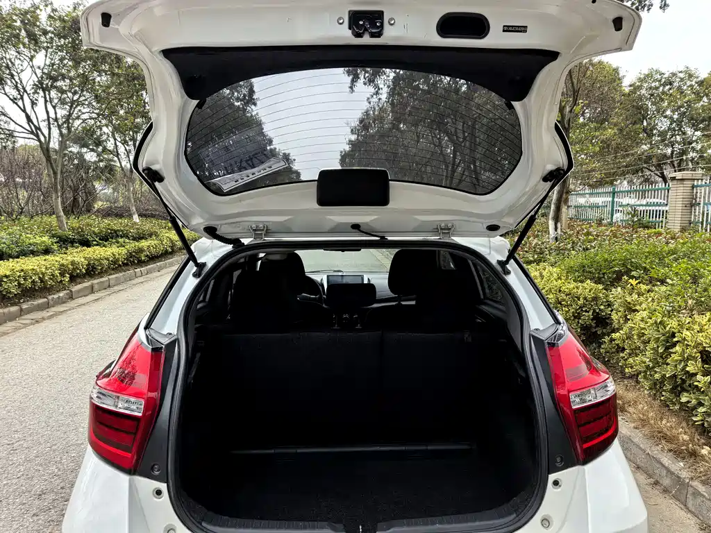 YARiS L Zhixuan 2016 facelift 1.5E CVT charming version купить на сайте DeffCars