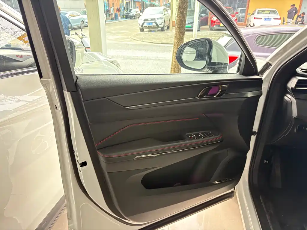 Lynk & Co 05 2020 2.0TD AWD Plus купить на сайте DeffCars