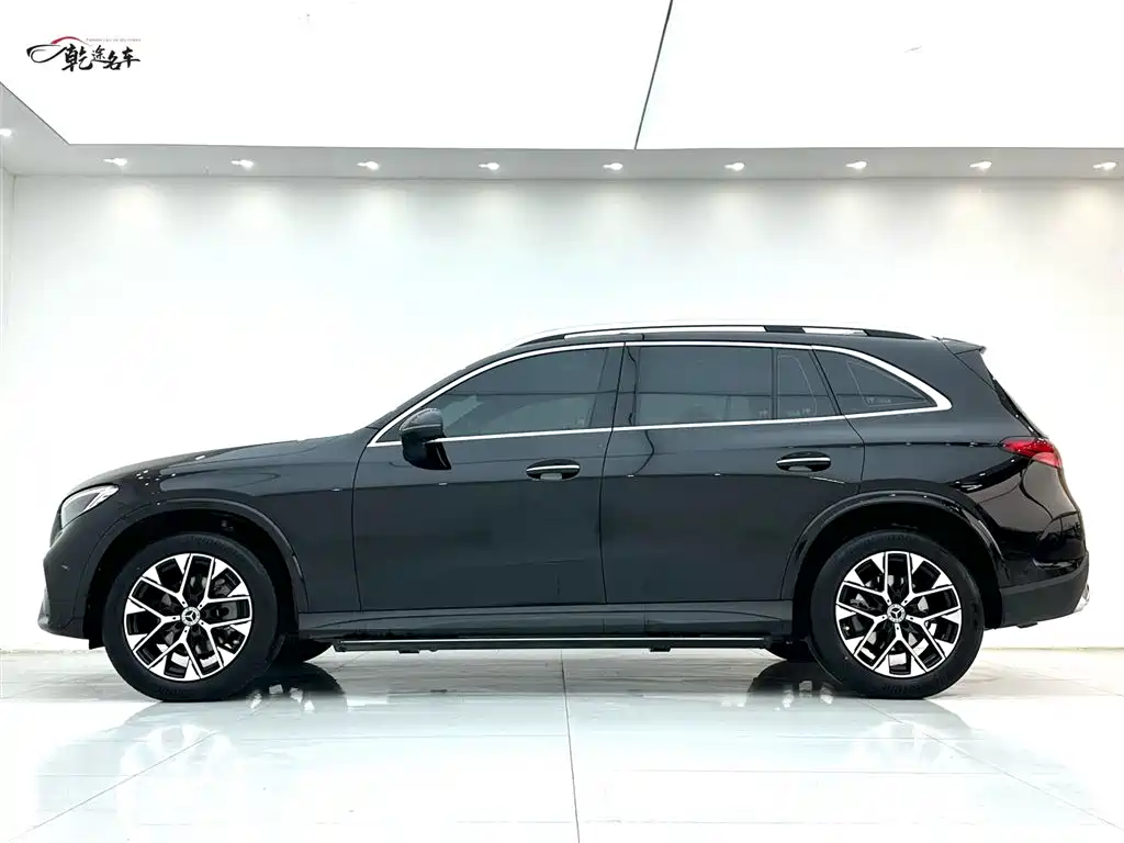 Mercedes-Benz GLC 2023 GLC 260 L 4MATIC luxury model 5 seats купить на сайте DeffCars