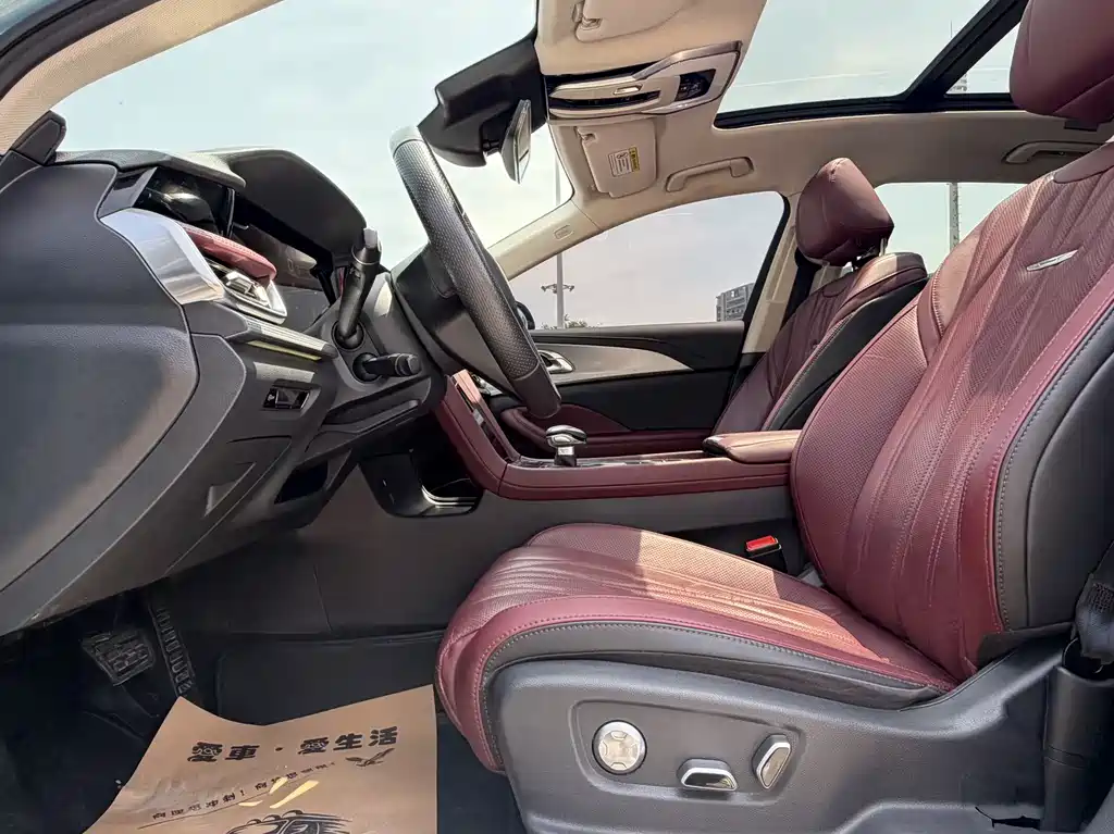 Hongqi H5 2023 2.0T automatic smart connected flag version купить на сайте DeffCars