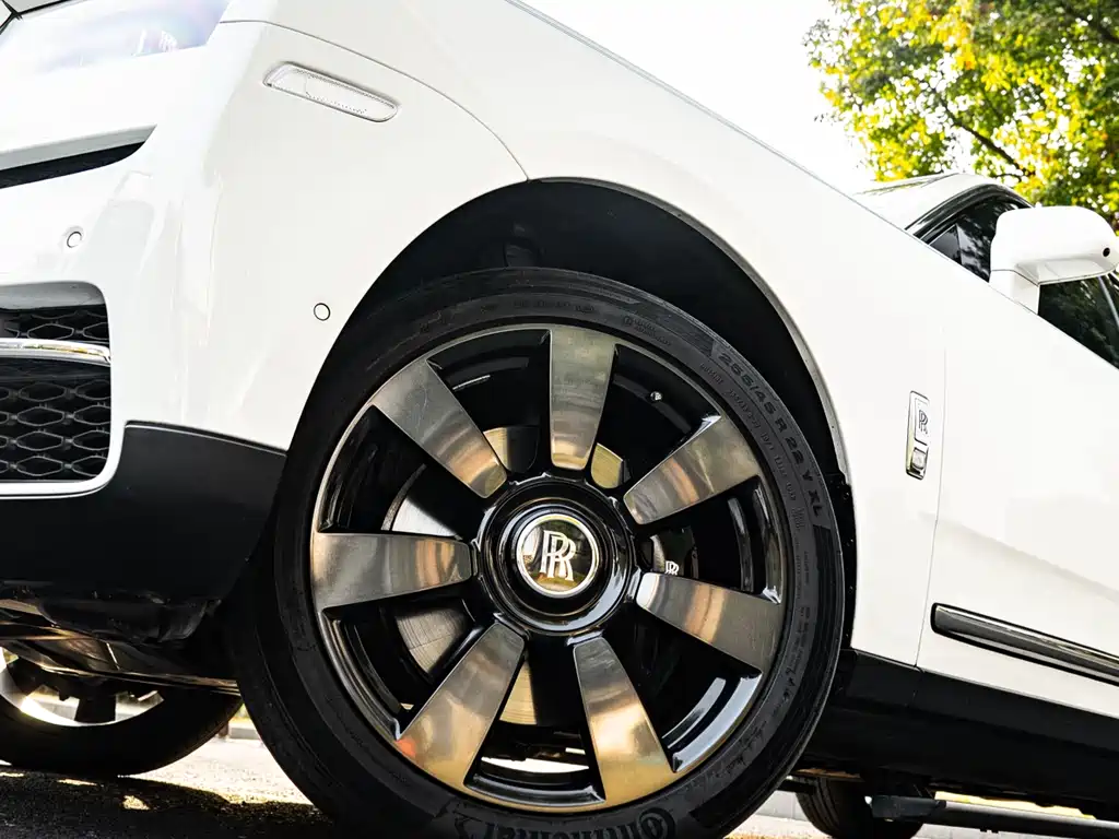 Cullinan 2018 five-seater version купить на сайте DeffCars