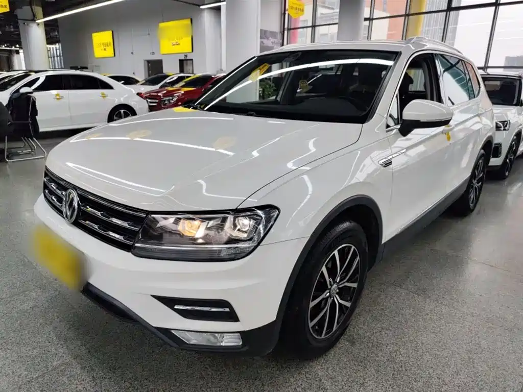 Tiguan L 2017 330TSI automatic two-wheel drive comfort version купить на сайте DeffCars