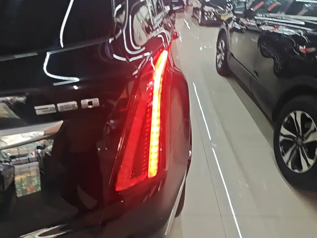 Cadillac XT5 2021 28T luxury model купить на сайте DeffCars