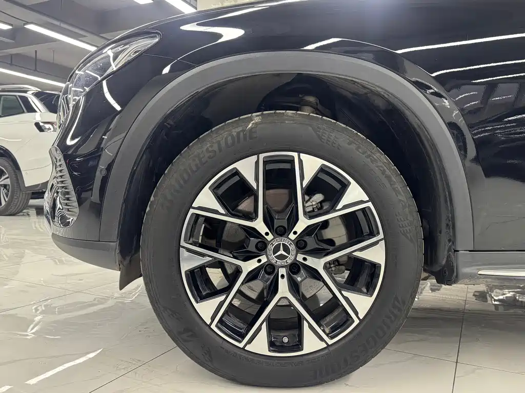 Mercedes-Benz GLC 2023 facelift GLC 260 L 4MATIC dynamic 7-seater купить на сайте DeffCars
