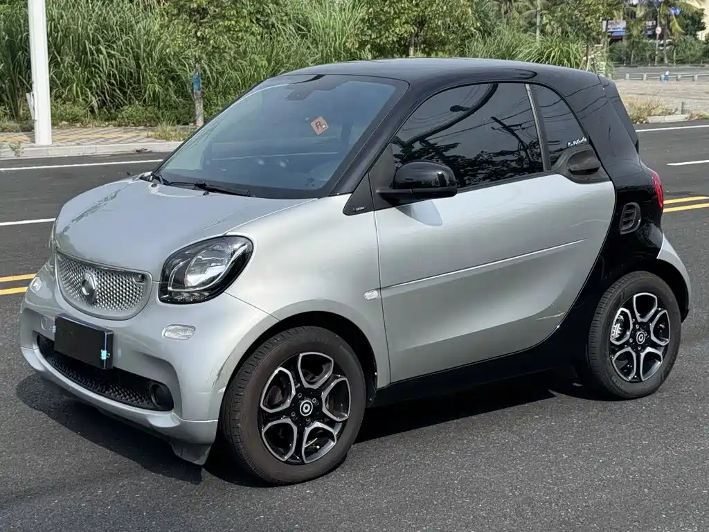 smart fortwo 2016 0.9T 66kW hardtop Pioneer Edition купить на сайте DeffCars