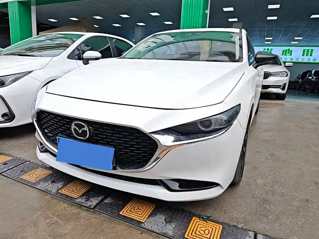 Mazda3 Angkesela 2022 2.0L Automatic Premium Obsidian Edition купить на сайте DeffCars