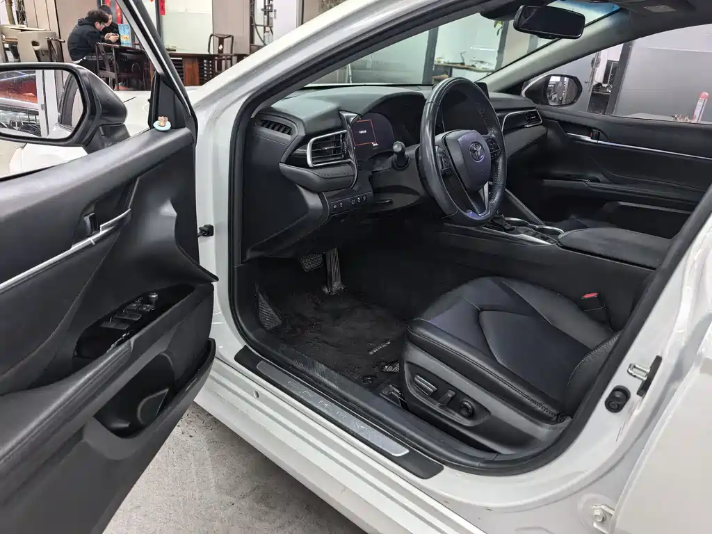 Camry 2021 2.5G Deluxe Edition купить на сайте DeffCars