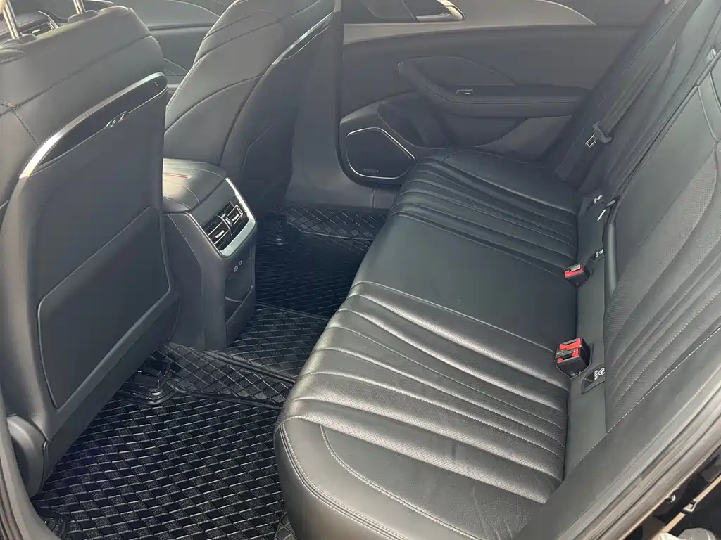Hongqi H5 2023 2.0T Automatic Zhilianqichang Edition купить на сайте DeffCars